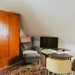 Amd Bed & Breakfast